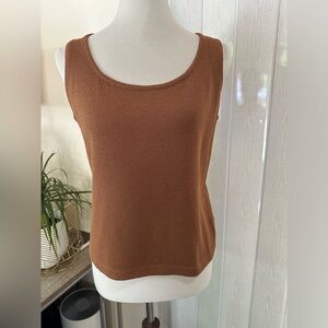St. John knitted sleeveless, chocolate color in Sz Small